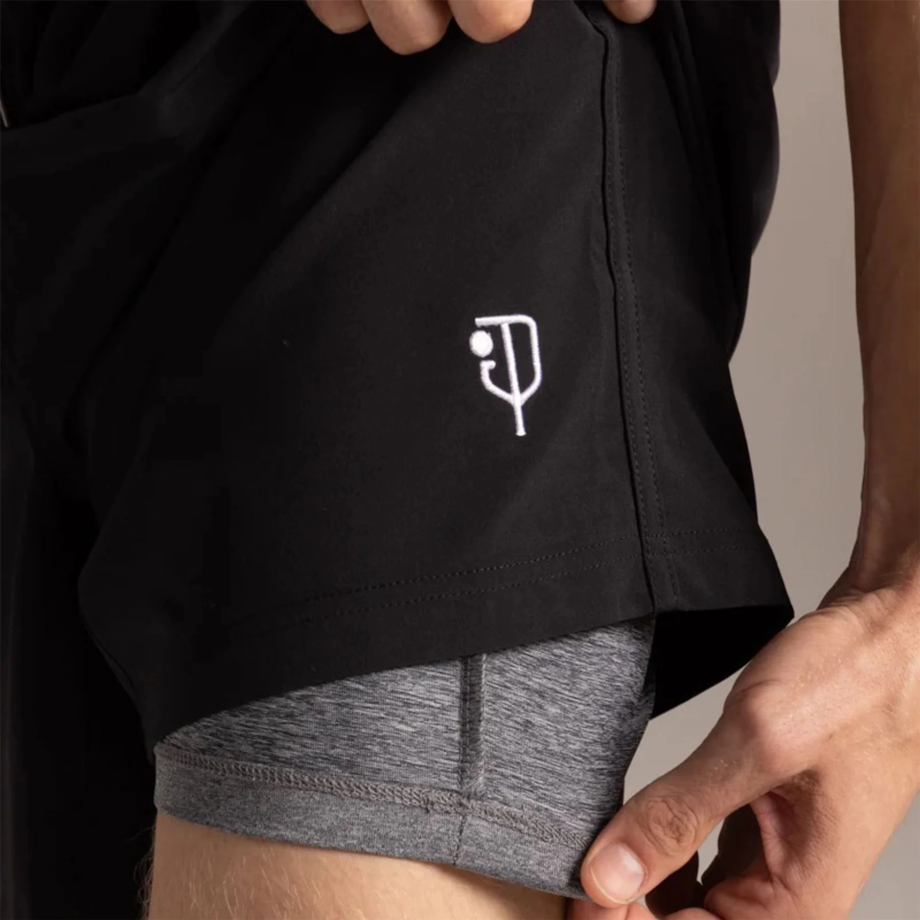 Icon Shorts Pure Black - Image 4